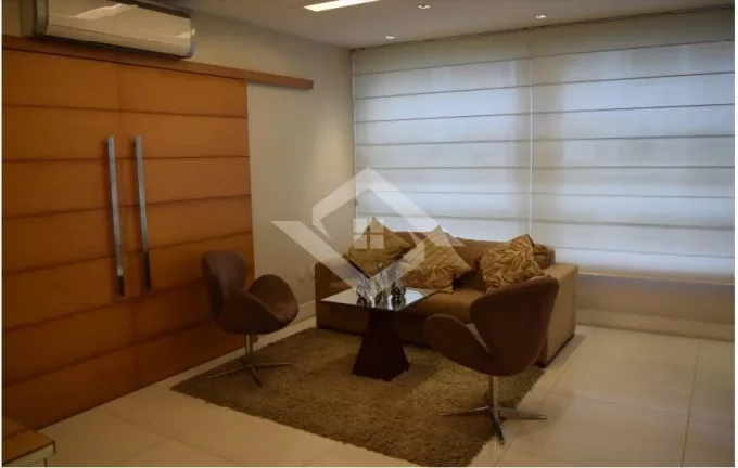 Imagem Apartamento de 7 Quartos para Venda em Copacabana com 350 m²