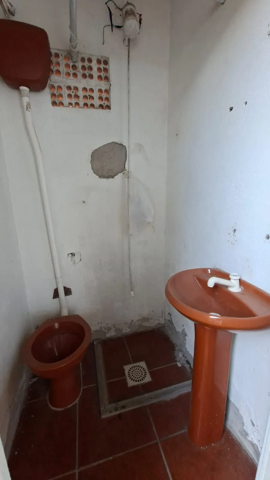 Imagem Casa com amplo pátio e excelente espaço no bairro Mendanha!