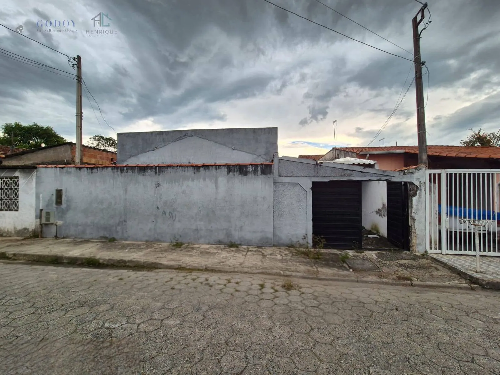 Foto do imóvel IMÓVEL COM GRANDE POTENCIAL DE VALORIZAÇÃO - TERRENO AMPLO COM 360M²