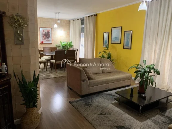 Imagem Localizada na Cidade Universitária, em Campinas, esta casa térrea reúne conforto, praticidade e e...