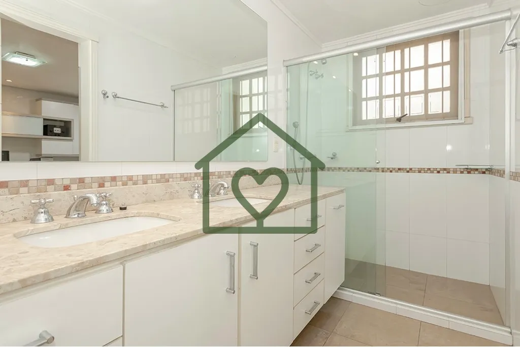 Imagem Realize seus sonhos nesta bela casa à venda em ótima condição no coração da área residencial ...