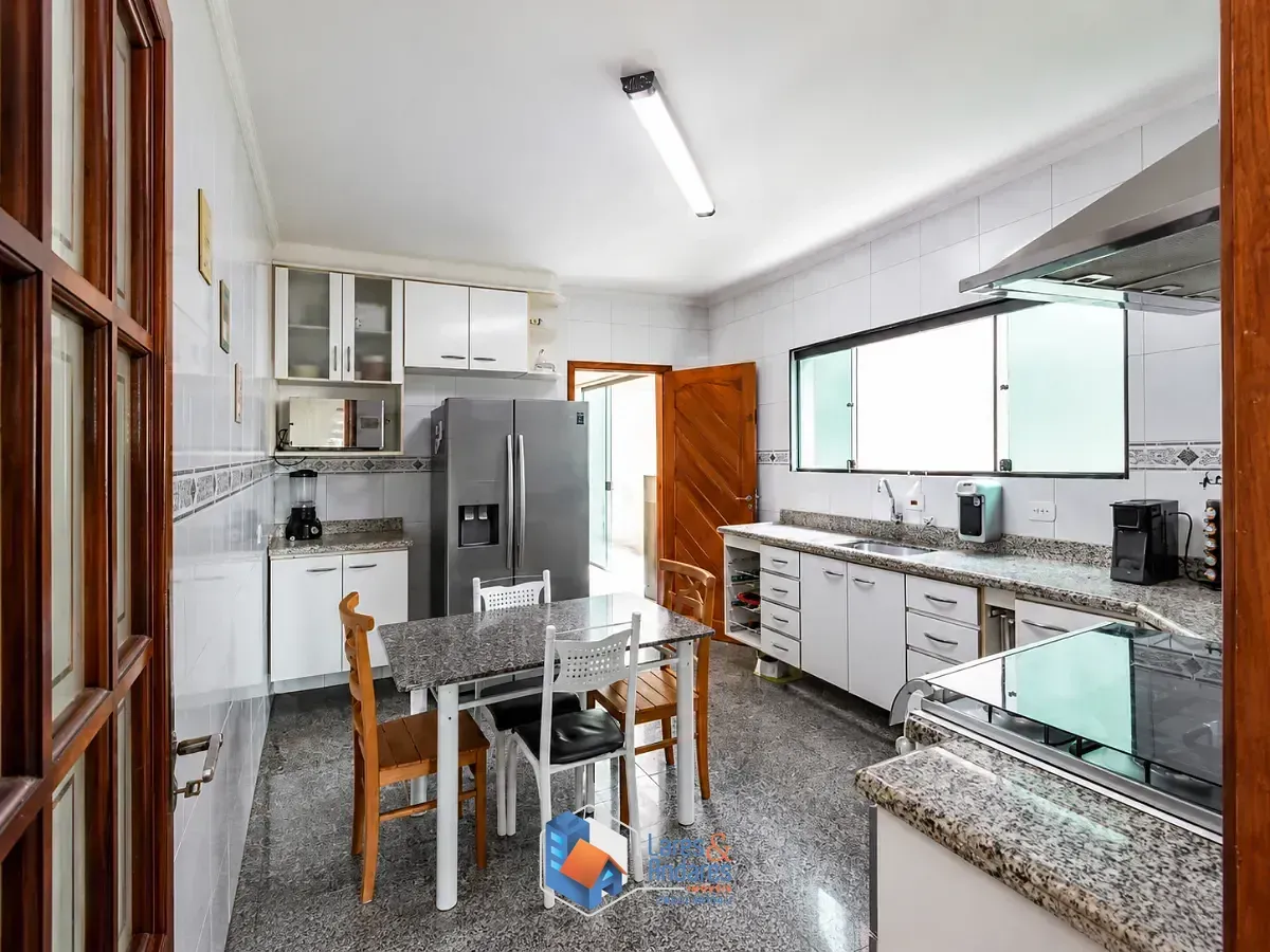 Imagem Sobrado para venda em Jardim São José (Zona Norte) com 3 quartos, sendo 1 suíte, 110m²