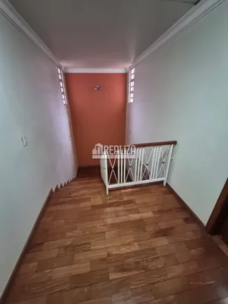 Imagem Casa à venda no Bairro Olinda, Uberaba com 6 dormitórios e suíte!