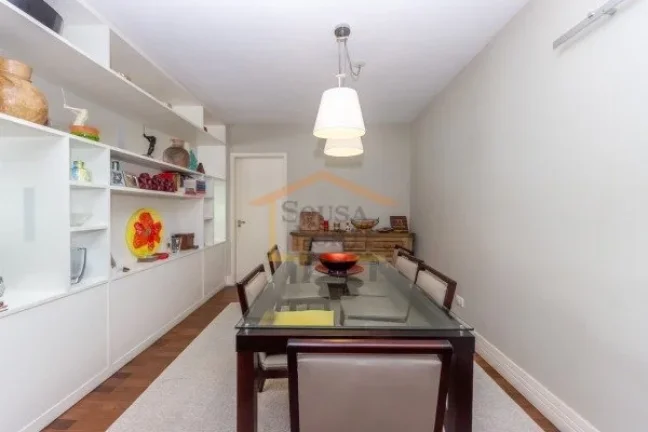 Imagem Apartamento à venda, com 129m², 2 dormitórios, sendo 1 suite e 3 banheiros. Planta ampla e bem di...