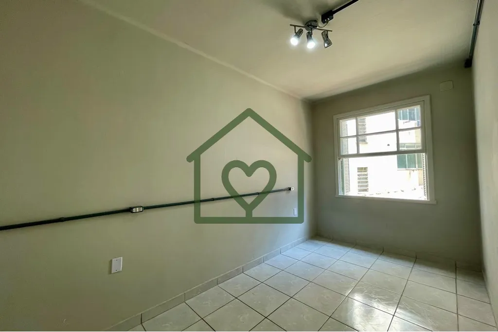 Imagem Localizado na parte alta da Rua Duque de Caxias, este apartamento de 48,71 m² e 2 dormitórios é p...