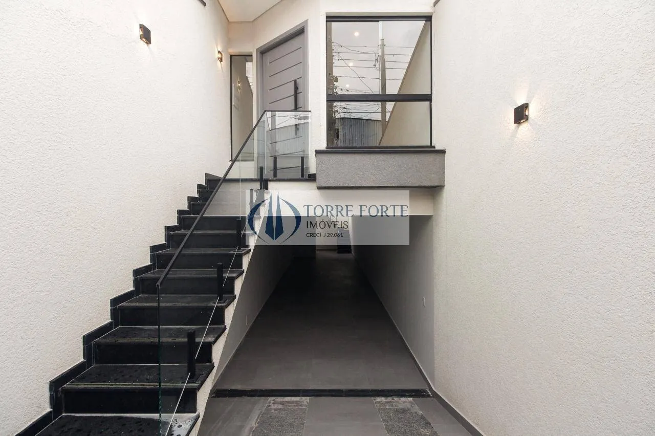 Foto do imóvel Sobrado Novo com 3 dormitorios 1 suite 5 vagas na Vila Santa Isabel. em Rua Frei Orlando
