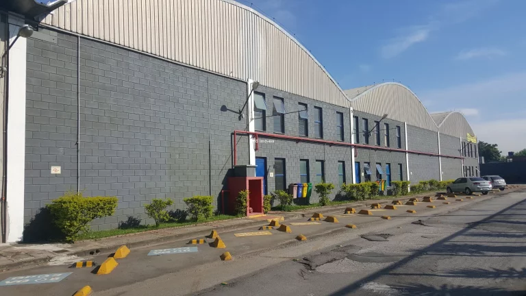 Imagem Galpão com 922m² para locação em Guarulhos - SP.