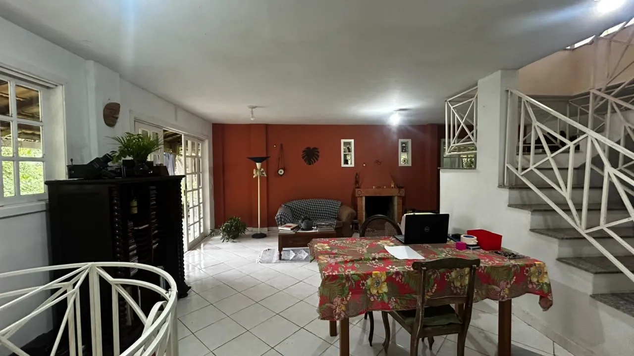 Imagem Casa em Condomínio para Venda em Petrópolis / RJ no bairro Itaipava