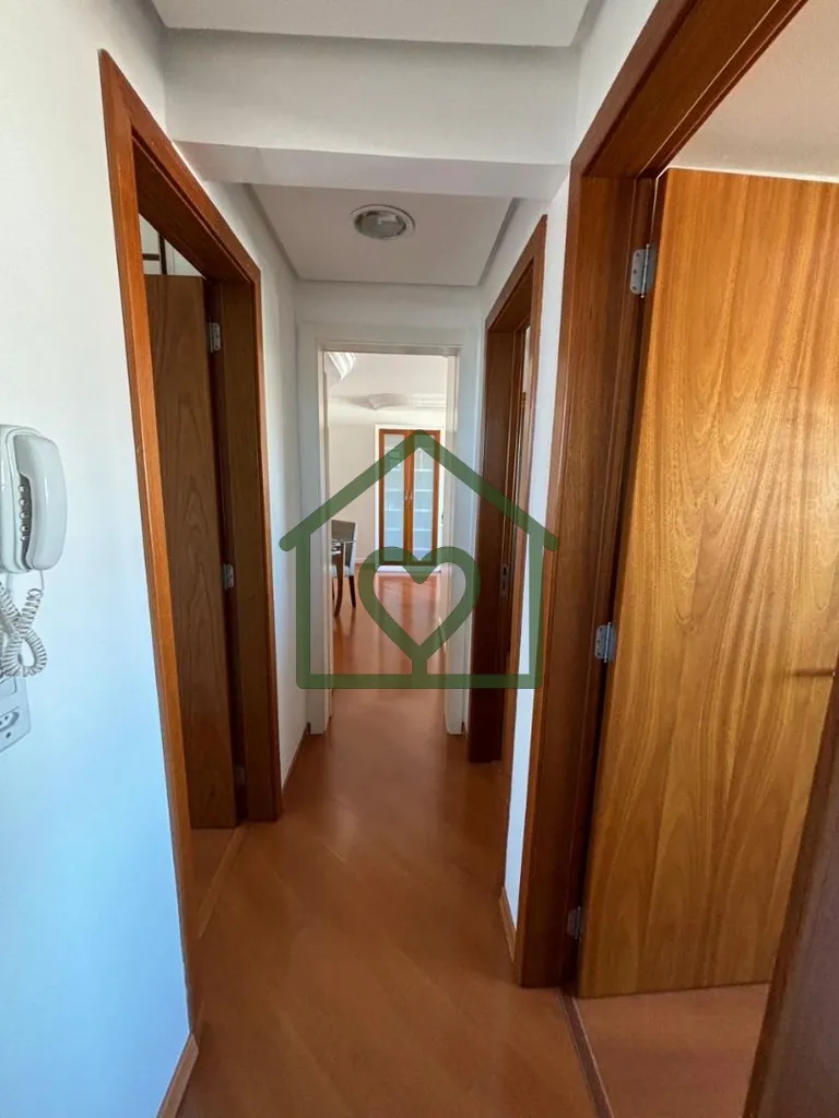 Imagem Viviane Paz Imóveis vende ótimo apartamento mobiliado, com vista panorâmica no Menino Deus, conta...