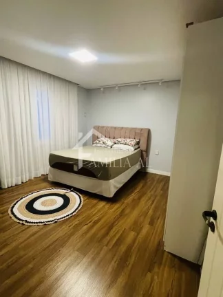 Imagem Sobrado Averbado no Iririú com 347m²