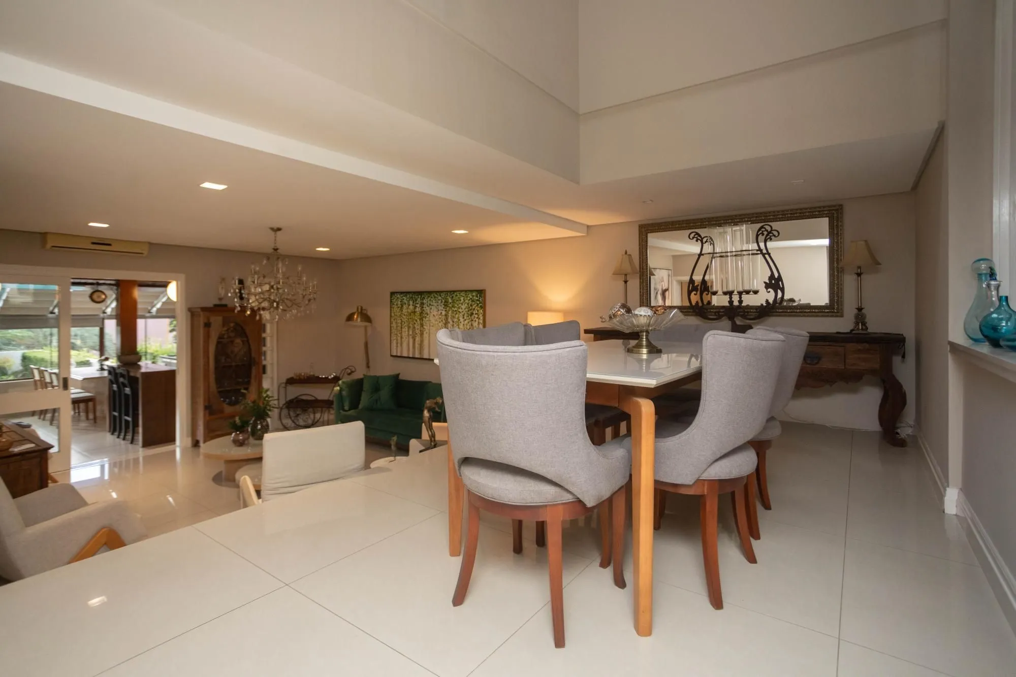 Imagem Casa com piscina no Chácara das Pedras