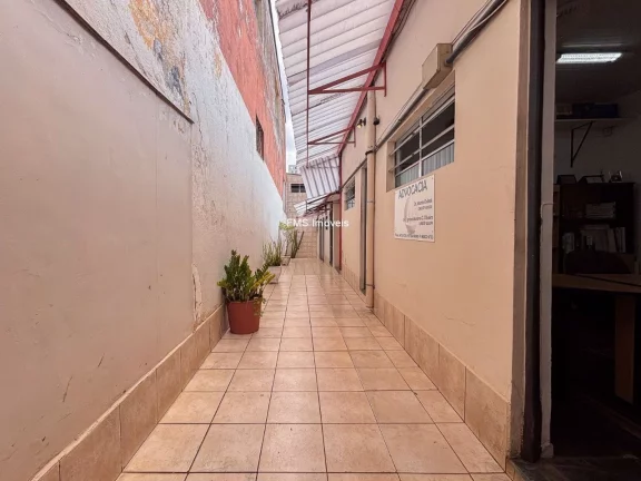 Imagem Excelente Casa Comercial à Venda na Vila Romana, São Paulo-SP: 11 Salas, 4 Banheiros, 196m² de Área!