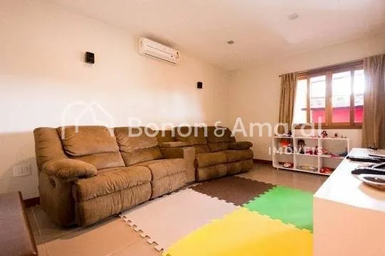 Imagem Casa de condomínio com 340 m² e 4 quartos