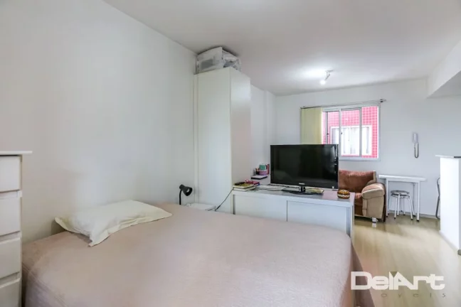 Imagem Stúdio residencial c/ sacada - 01 quadra do Shopping Curitiba - andar alto - 35,05m2 privativos - Semi-mobiliado - R$ 370.000,00.