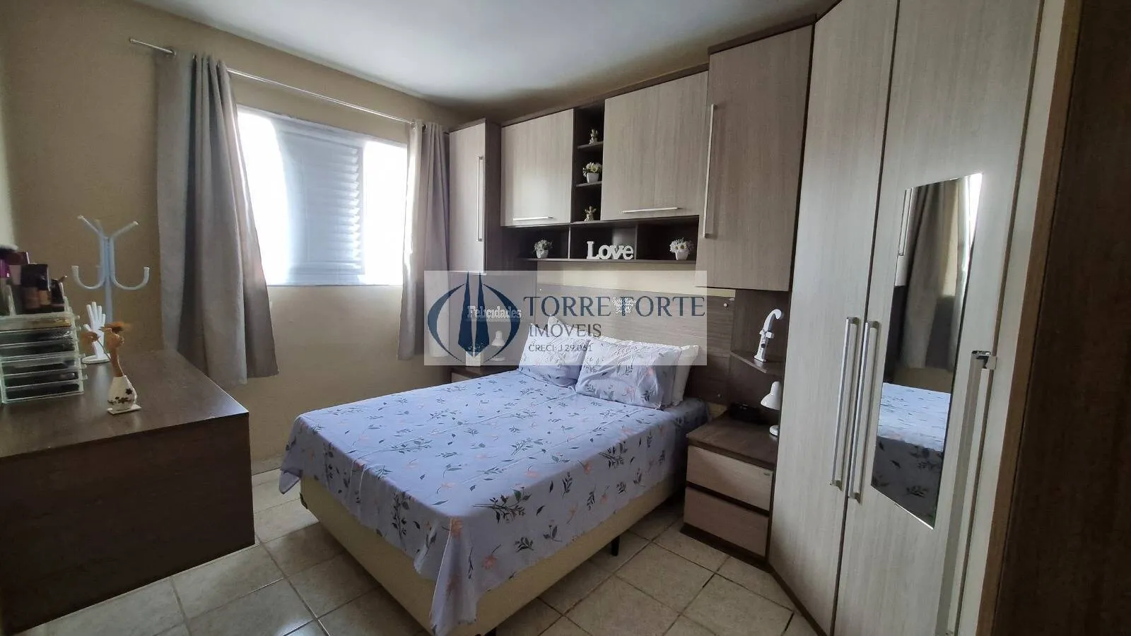 Imagem Apartamento com 2 dormitorios 1 vaga na Vila Carmosina.