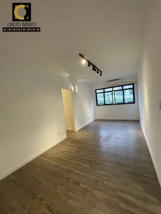 Apartamento de 3 dormitórios, sendo 1 suíte à venda em Santos