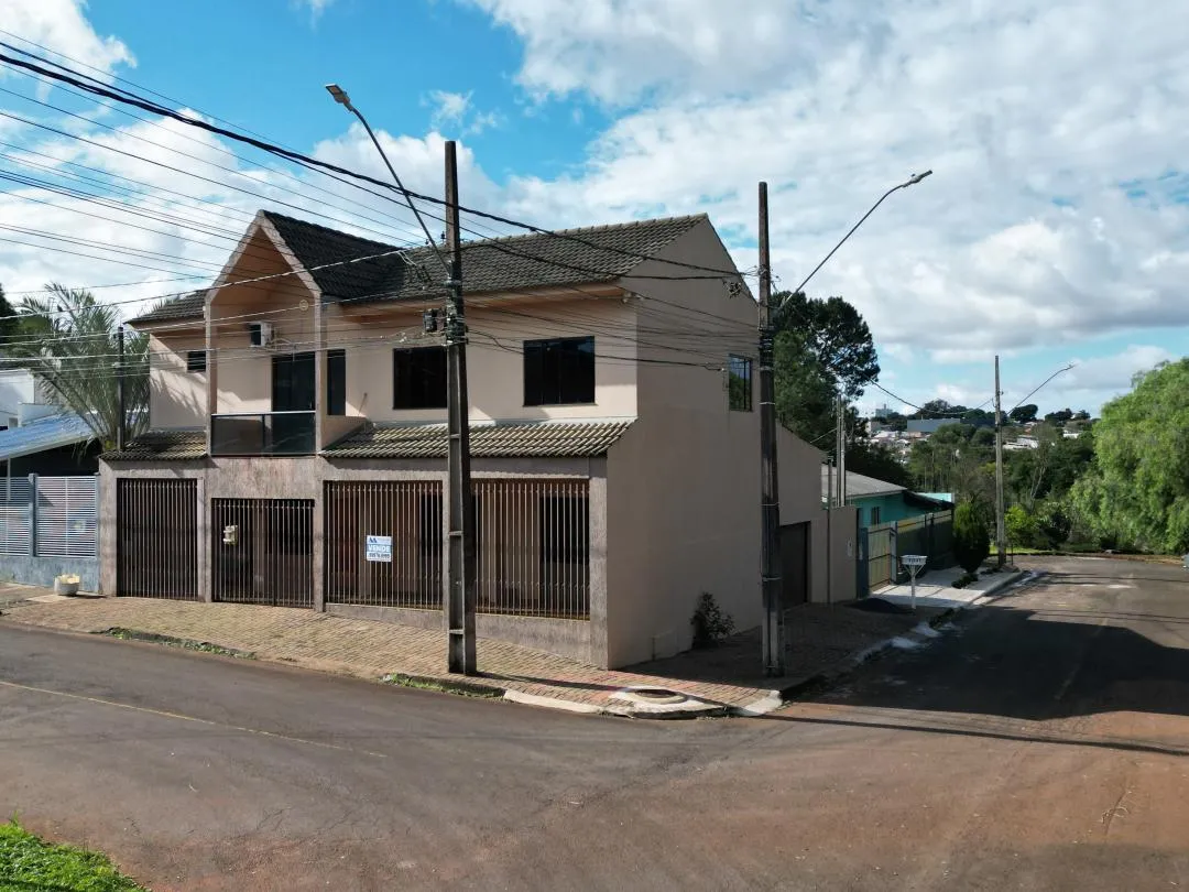 Imagem Sobrado Usado à venda em Cascavel - Pioneiro Catarinenses - 218m²