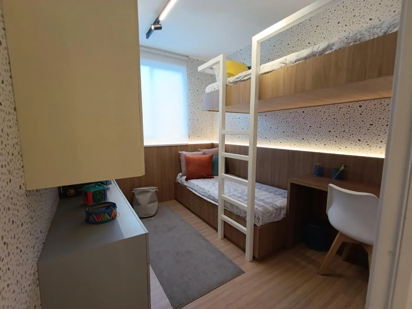 Imagem Apartamento para Venda em Fortaleza, Parreão, 2 dormitórios, 1 suíte, 2 banheiros, 1 vaga