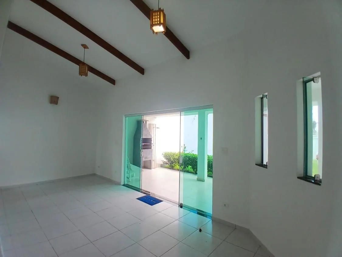 Imagem Linda casa próximo ao Mar
