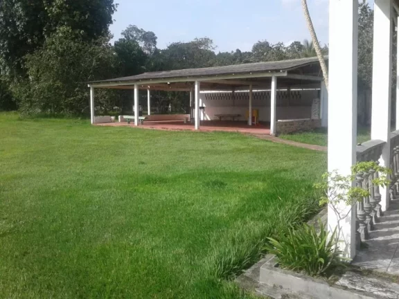 Imagem Lindo e confortável sítio na estrada de Itacoatiara , no km 58 , com casa , piscina e plantações