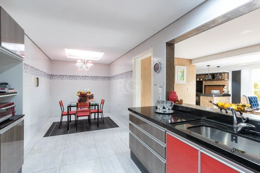 Imagem Casa para Venda - 342m², 3 dormitórios, sendo 2 suites, 2 vagas - Espírito Santo