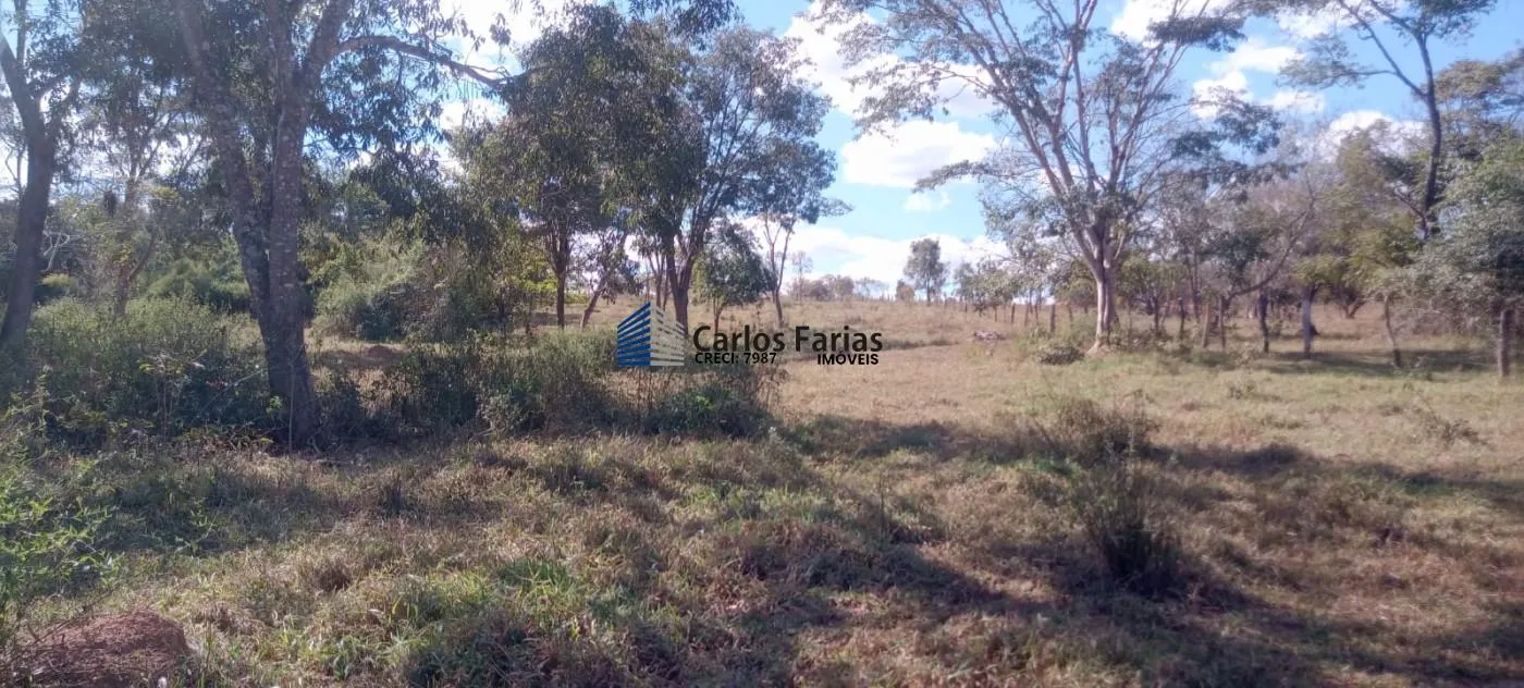 Imagem Sítio para Venda em Cidade Ocidental, Área Rural de Cidade Ocidental, 3 dormitórios, 1 banheiro, 2 vagas