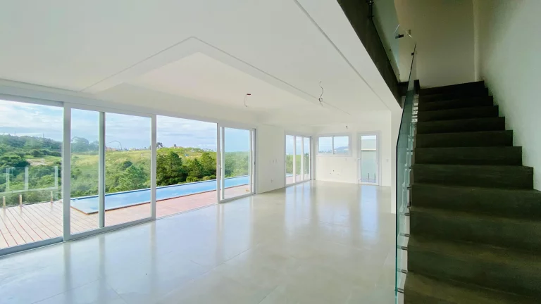 Imagem Casa de Luxo em Garopaba-SC, Ferraz: 2 Suítes, Piscina, Vista Mar, 280m² - Imperdível!