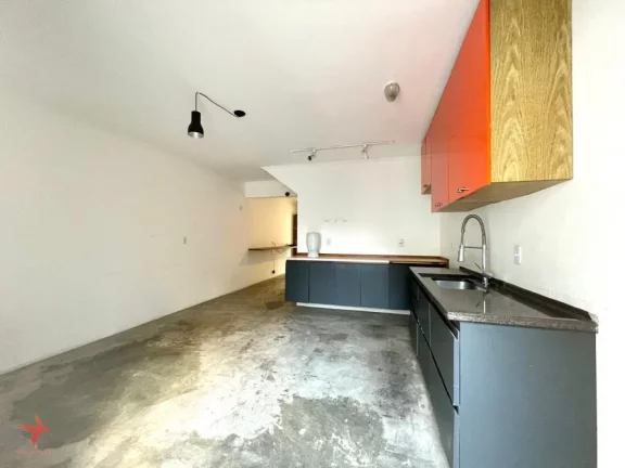 Imagem Imperdível: Casa de vila à venda em Pinheiros, São Paulo-SP, 2 quartos, 1 sala, 2 banheiros, 1 vaga de garagem, 112m² de área.