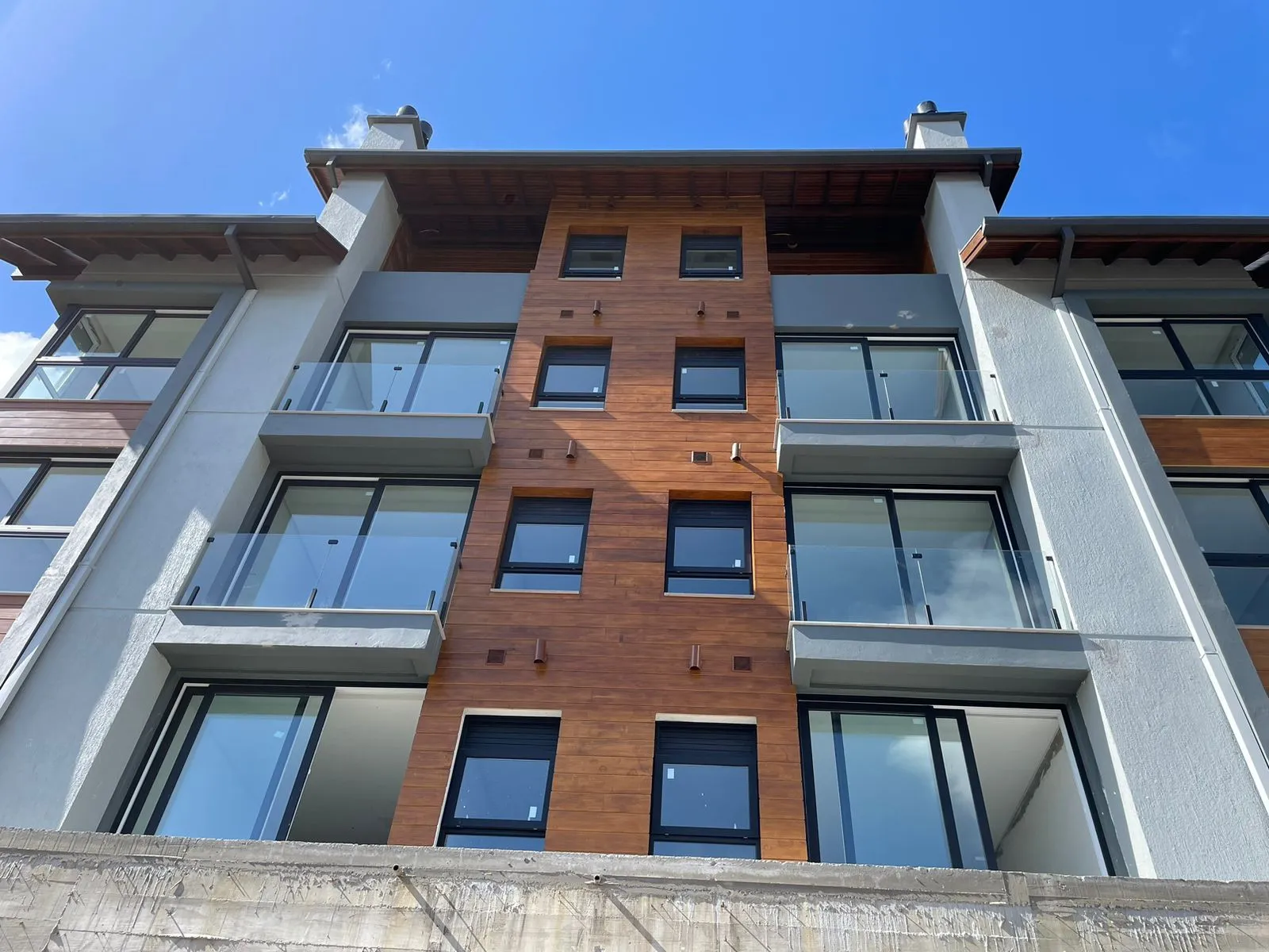Imagem Apartamento à venda em Gramado, Floresta, com 2 quartos, 71.98m2