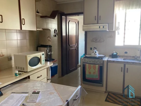 Imagem Apartamento Mobiliado, 03 quartos c/suíte, 02 vagas, 30 metros do shopping no Batel/Água Verde em Curitiba PR