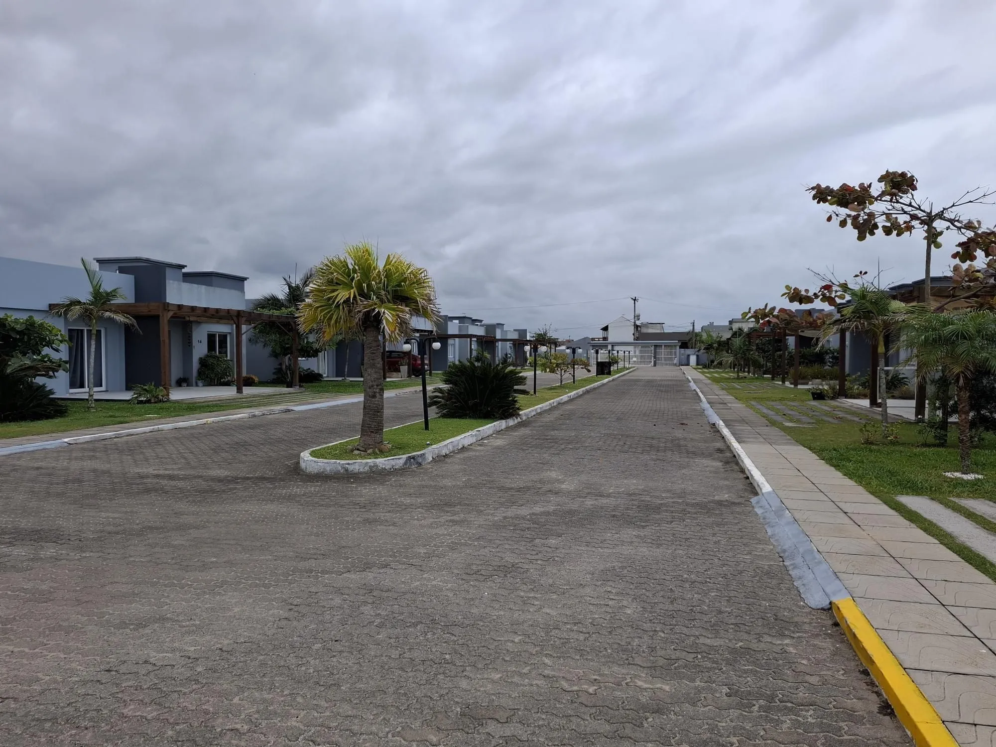 Imagem GEMINADO 3 DORMITÓRIOS CONDOMÍNIO GIRASSOL - PASSO DE TORRES SC