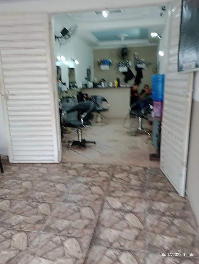 Imagem VENDO 2 salões e uma sala no térreo