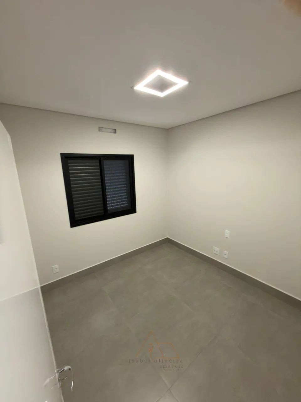 Foto do imóvel: Casa a venda em condomínio Villagio Moutonnee Salto-SP: 3 quartos, 1 suíte, 1 sala, 2 banheiros, 2 vagas de garagem, 104,00 m² de área.