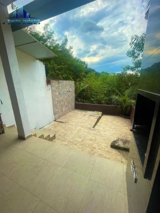 Imagem CASA FINAMENTE DECORADA, PERFEITA, 3 DORMITÓRIOS (1 SUÍTE), 4 VAGAS.