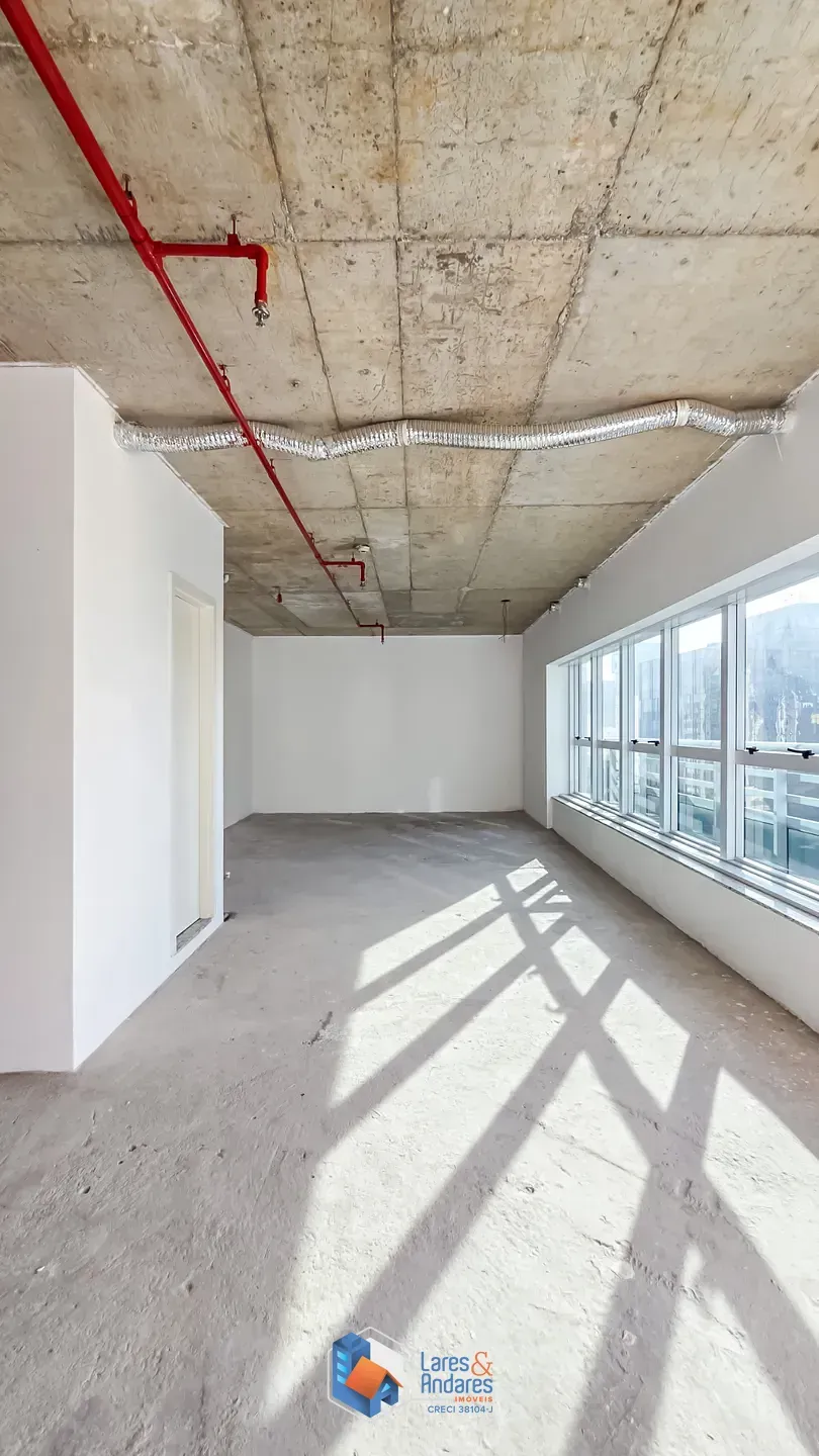 Imagem Conjunto comercial para venda em Liberdade, 61m²
