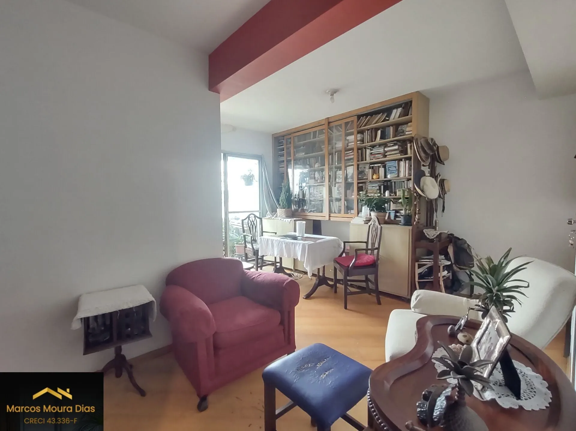 Imagem Apartamento Via Gomes ( Butantã), sala com Varanda, 3 Dormitórios, 2 Banheiros, 1 Vaga, Prédio com Lazer, Portaria 24 hs e Gerador