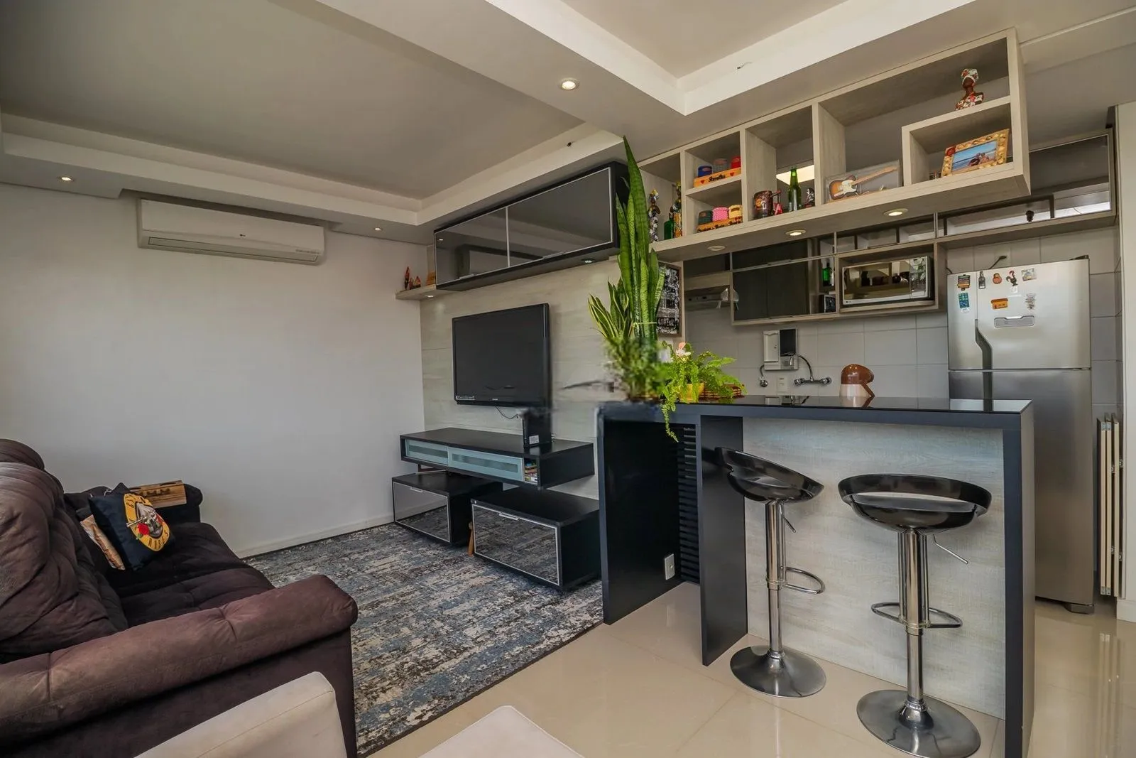 Imagem Apartamento 2 Dormitórios com Suíte e 2 Vagas no Jardim Botânico - Porto Alegre