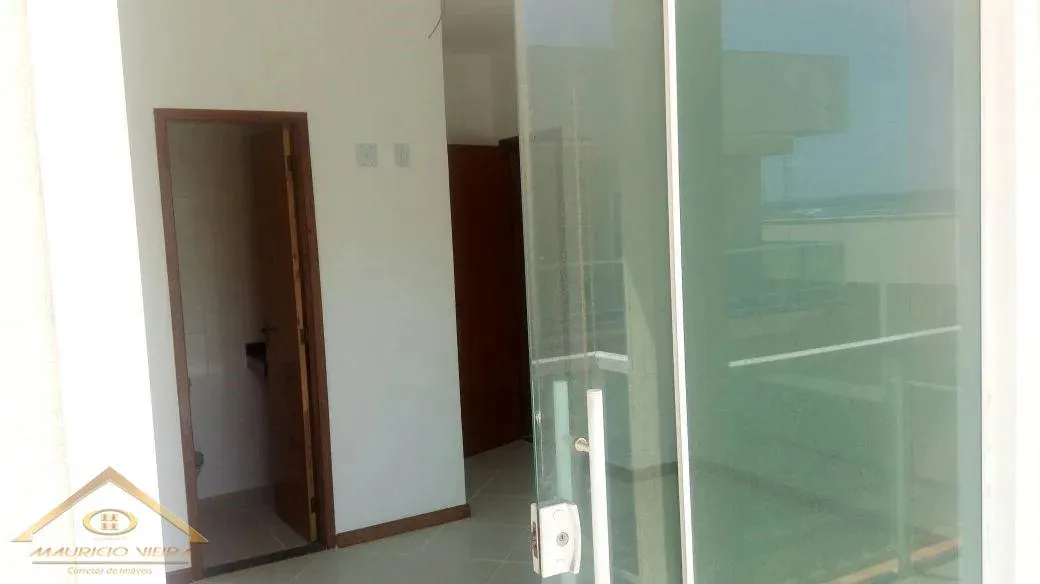 Imagem Casa em Condomínio para Venda em Cabo Frio / RJ no bairro Peró