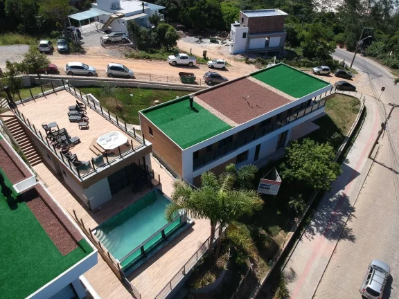 Imagem Imperdível casa à venda em Garopaba-SC, bairro Morrinhos: 4 quartos, 4 suites, 2 salas, 5 banheiros, 4 vagas, 322m².