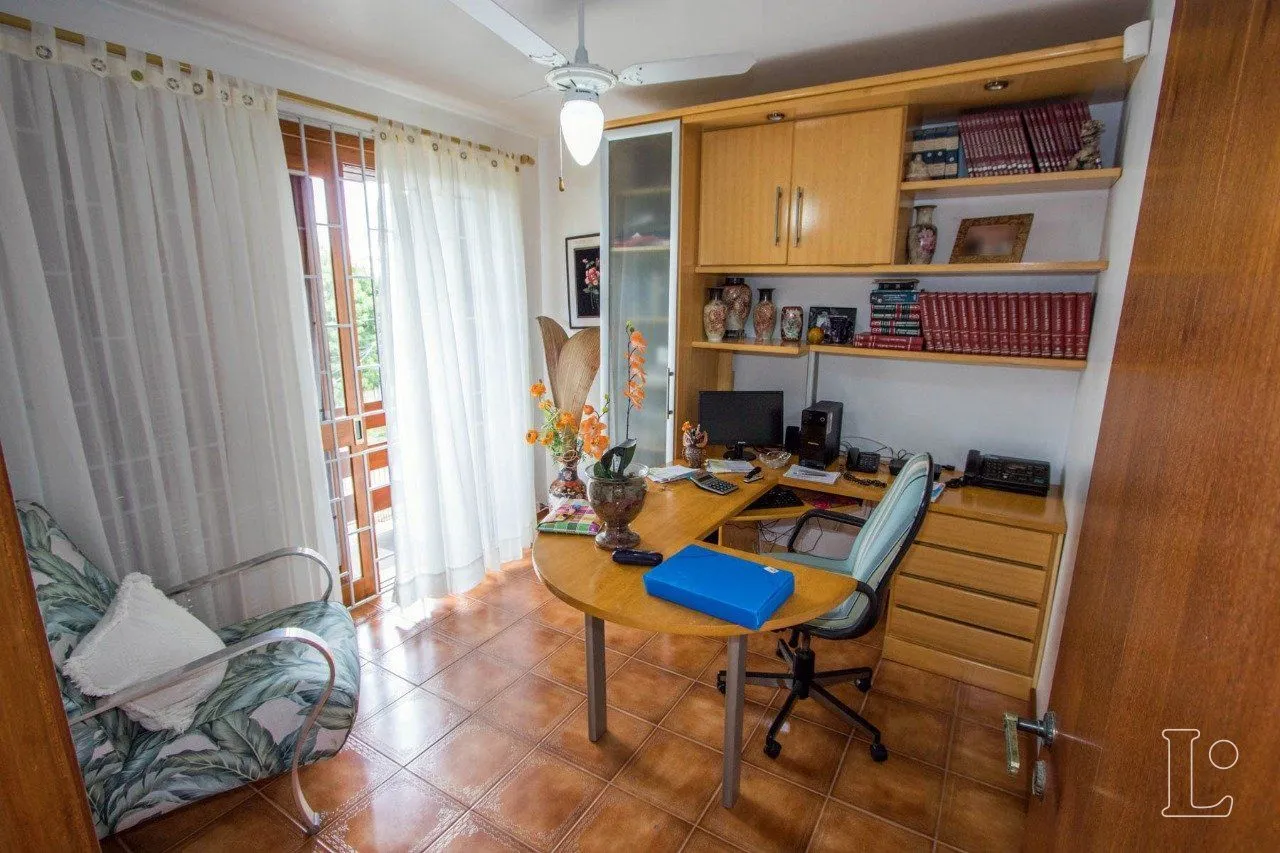 Imagem Casa para Venda - 416.89m², 4 dormitórios, sendo 1 suites, 5 vagas - Tristeza