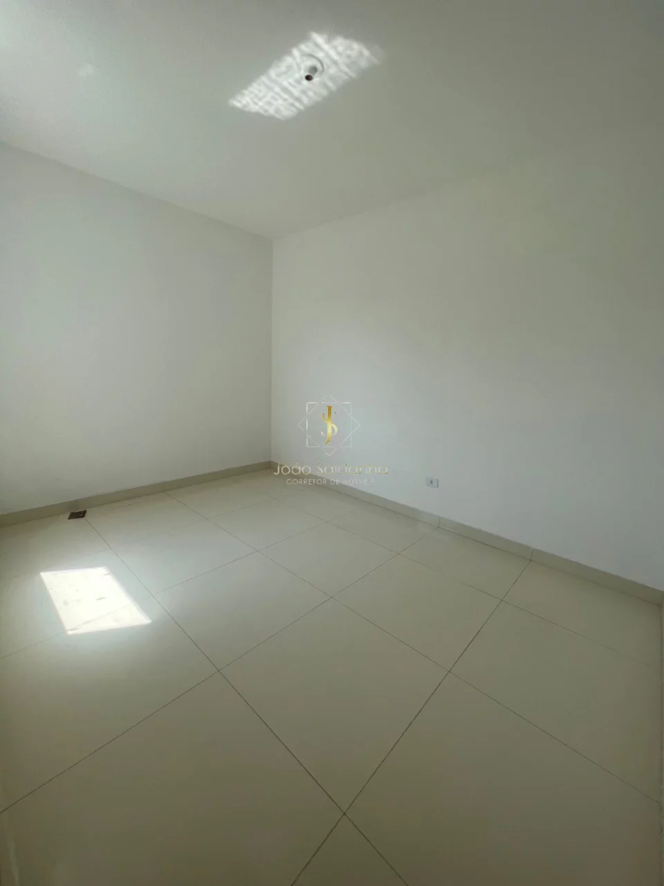 Imagem Sobrado em Guaratuba localizado no Balneário Eliane em rua asfaltada!!!