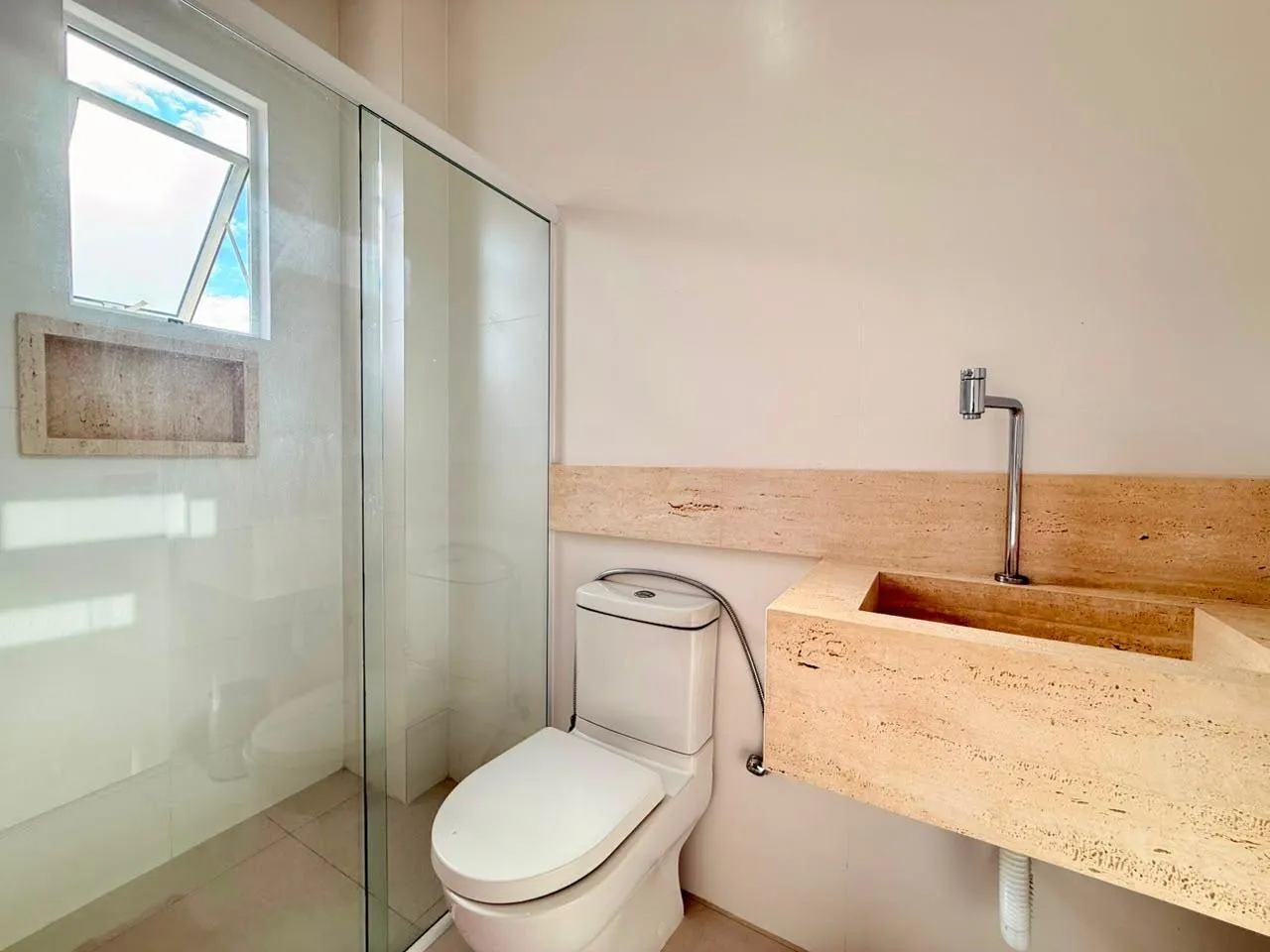 Imagem Apartamento à venda em Itapema, Meia Praia, com 3 quartos, 136m2