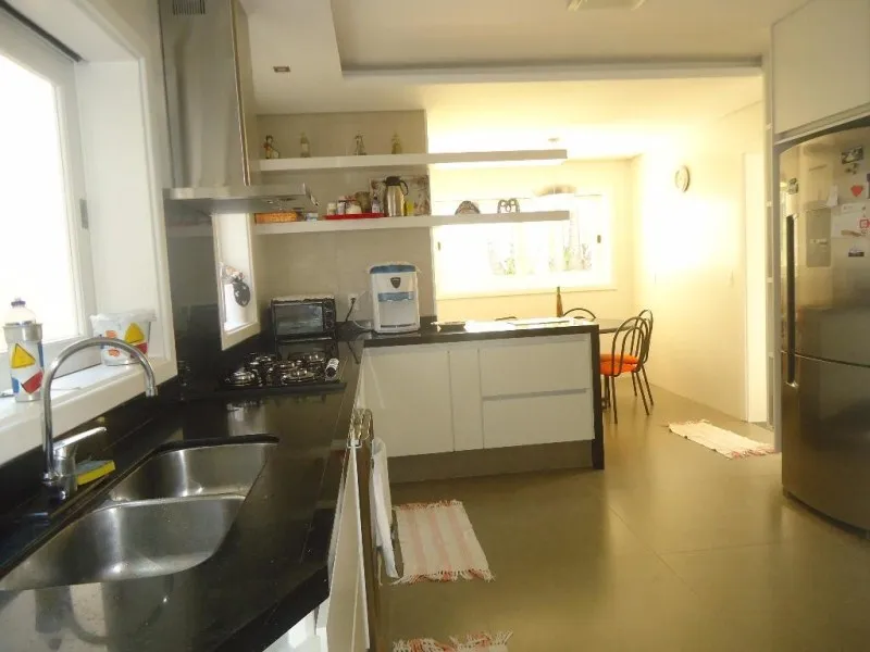 Imagem Casa em Condomínio de Luxo no Jardim Paiquerê, Valinhos-SP: 3 Quartos, 3 Suítes, 3 Salas, 5 Banheiros, 495m². Confira!