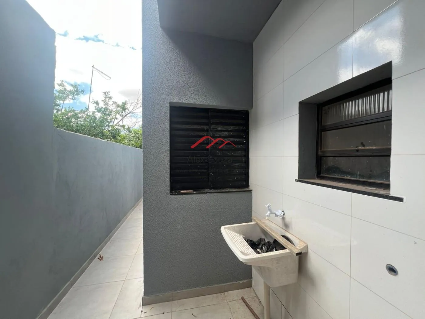 Imagem Casa para Venda em Hortolândia, Jardim Carmen Cristina, 3 dormitórios, 1 suíte, 2 banheiros, 2 vagas