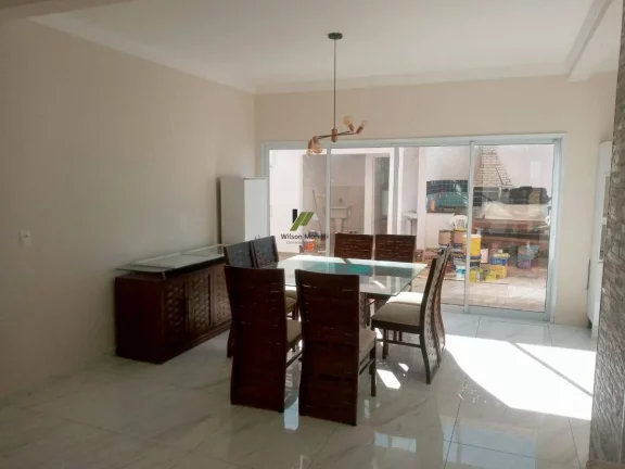 Imagem LINDA CASA COM PISCINA EM CONDOMÍNIO