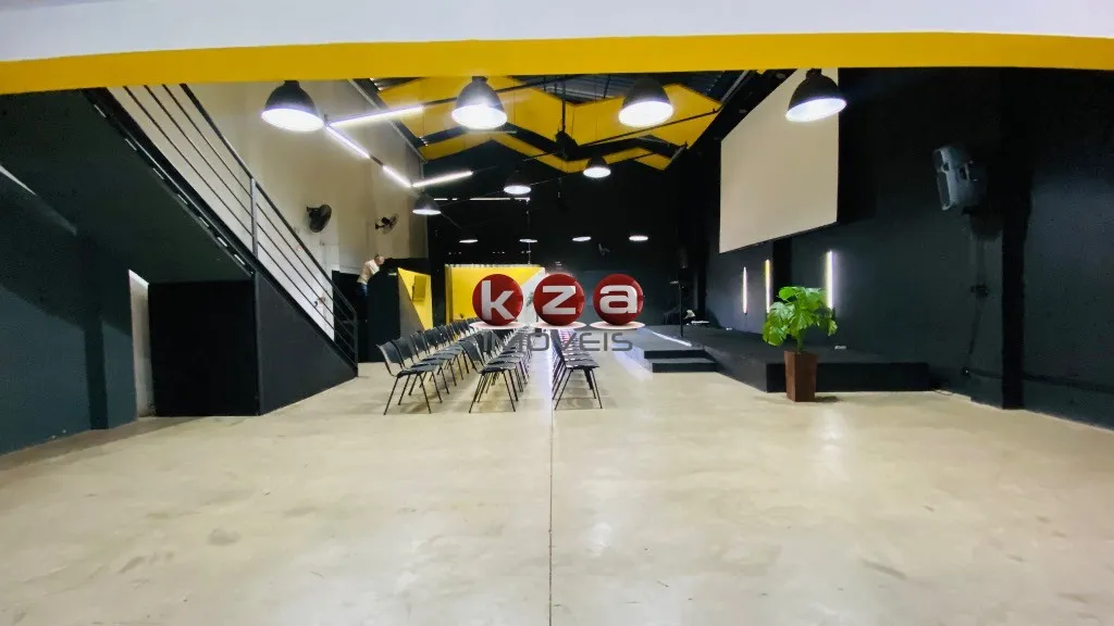 Imagem Barracão Comercial para Locação em Valinhos-SP, Parque dos Cocais: 2 Salas, 3 Banheiros, 2 Vagas e 300m². Venha conferir!