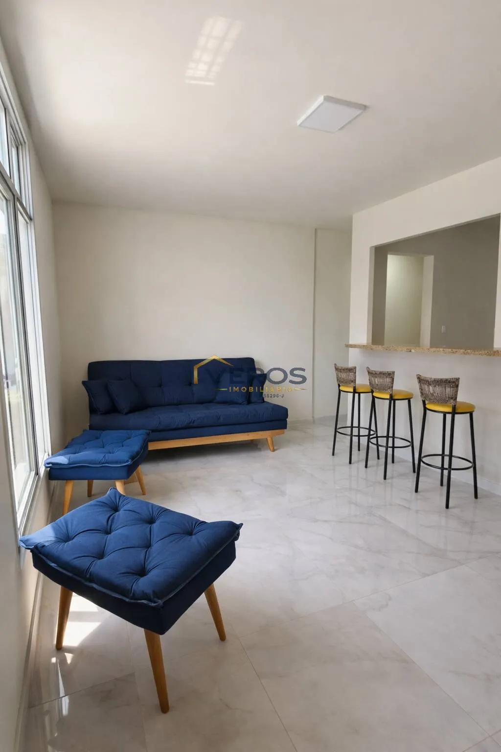 Imagem Apartamento a venda com 2 quartos e piscina na Martim de Sá - Caraguá