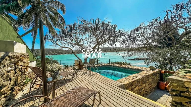 Imagem Casa Frente Mar para Venda em Armação dos Búzios / RJ no bairro Ferradura