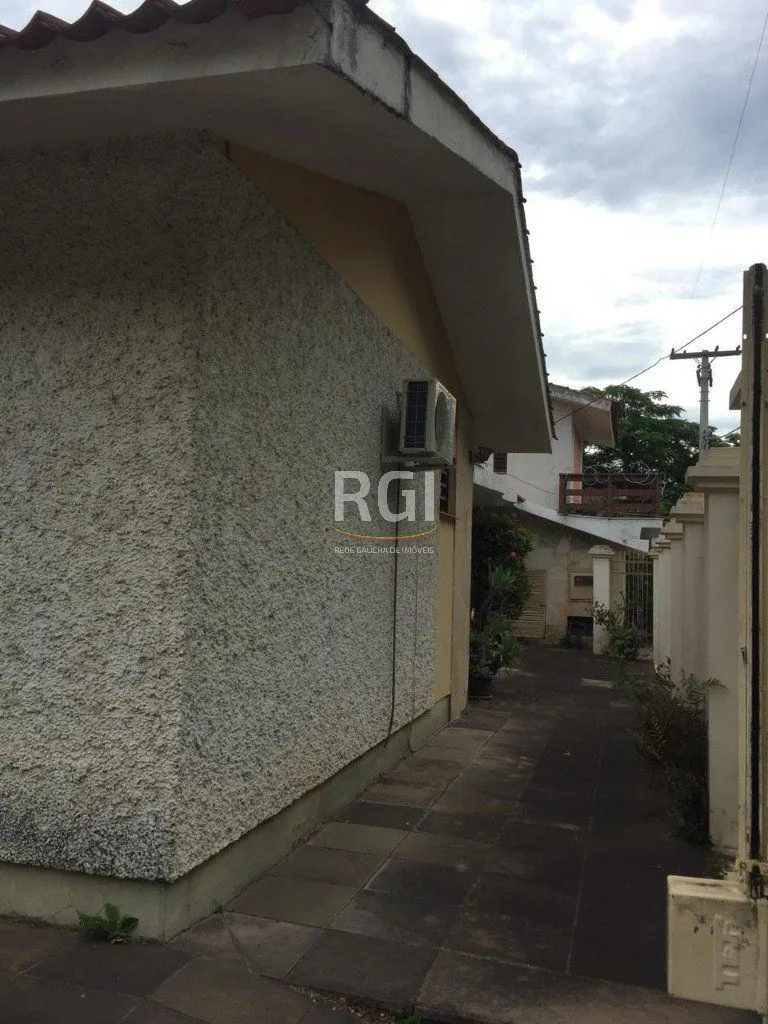Imagem Casa para Venda - 340m², 4 dormitórios, sendo 2 suites, 3 vagas - Jardim Lindóia
