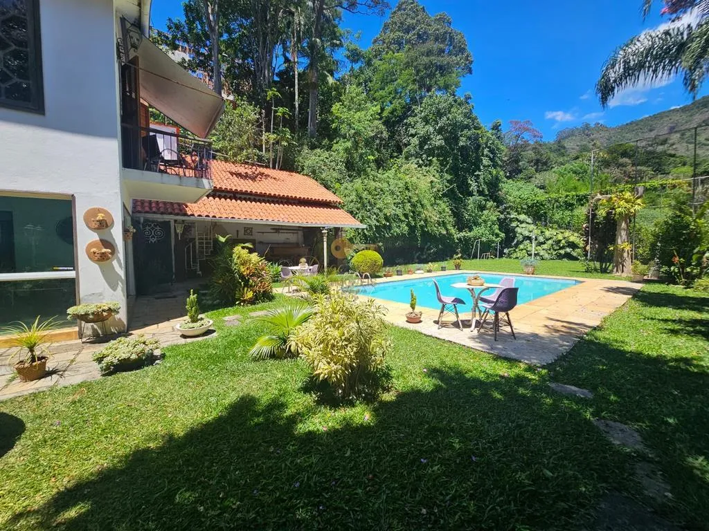 Imagem Casa em Condomínio para Venda em Teresópolis / RJ no bairro Parque do Imbui